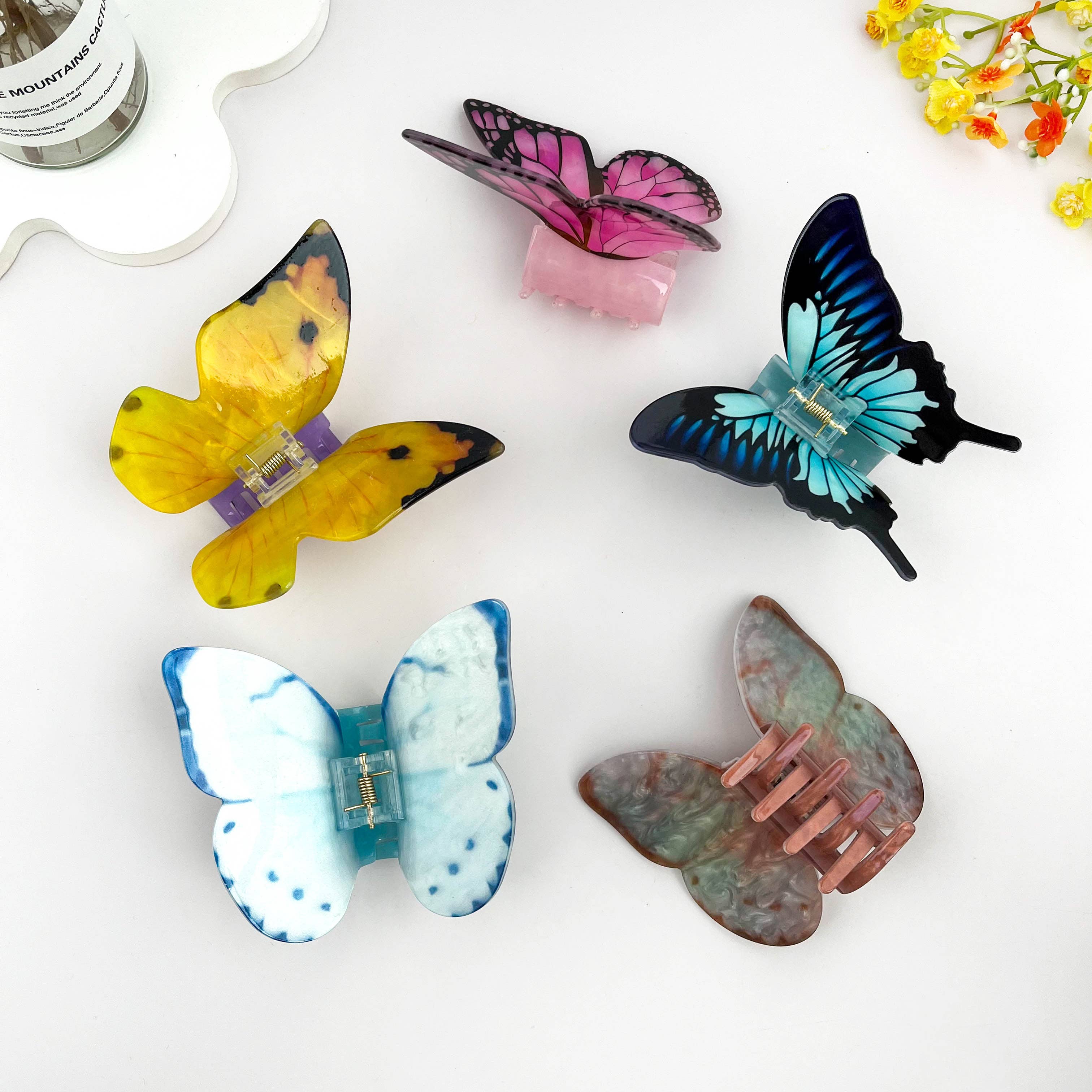 Creative  Elegant Acrylic Butterfly-Insect Hair Claw Clip 🦋