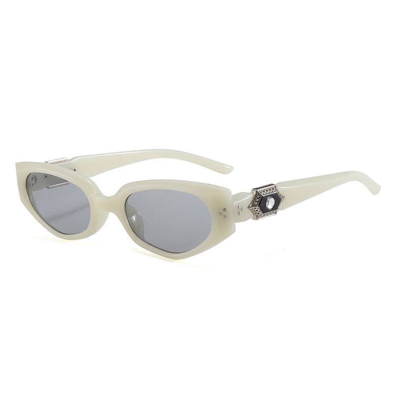 Retro Black Cat Eye Sunglasses for Women Stylish Outdoor Wear