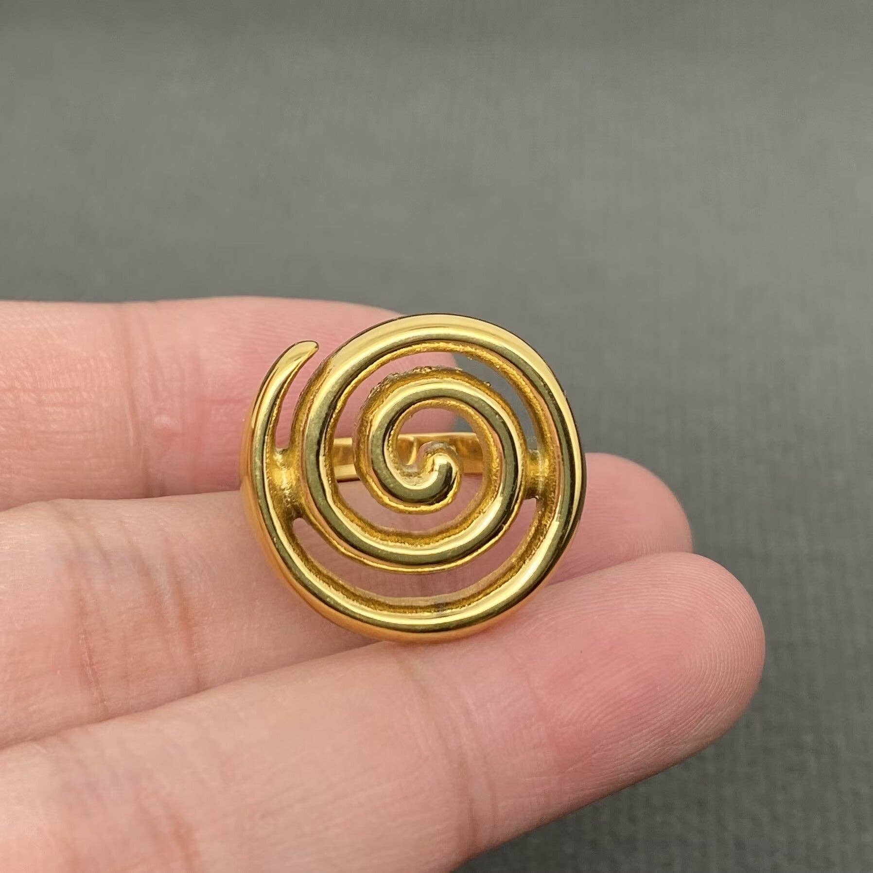 Swirl 18K Gold Plated Stainless Steel Ring - FGS