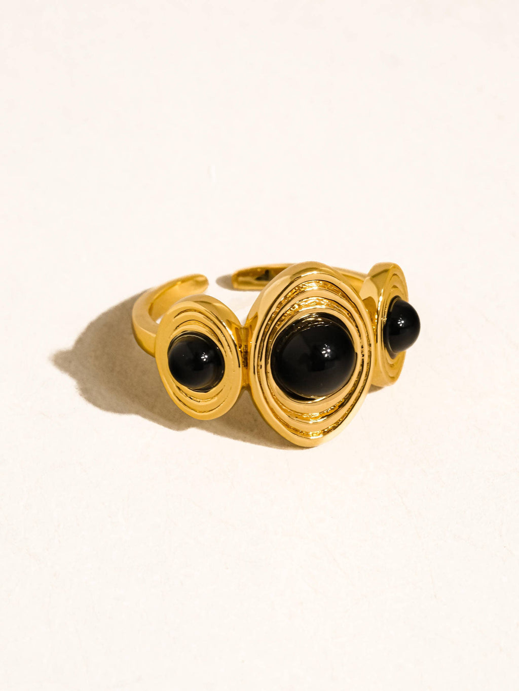 Veona 18K Gold Vintage Tri Stone Ring