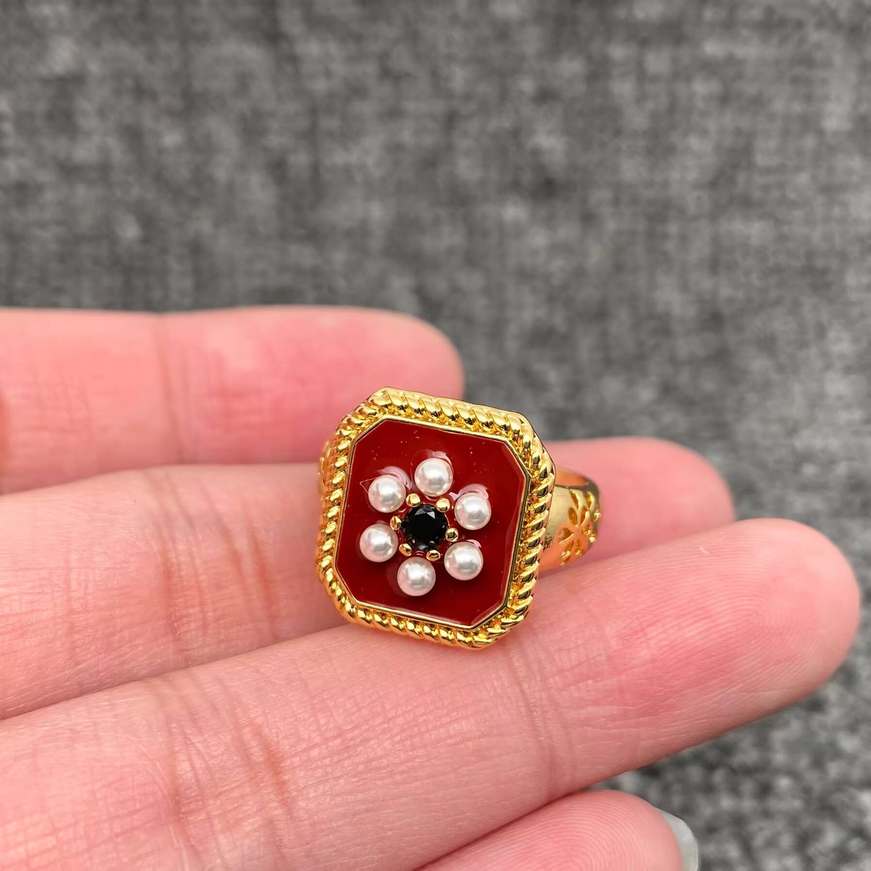 Vintage Pearl Flower Enamel 18K Gold-plated Square Ring