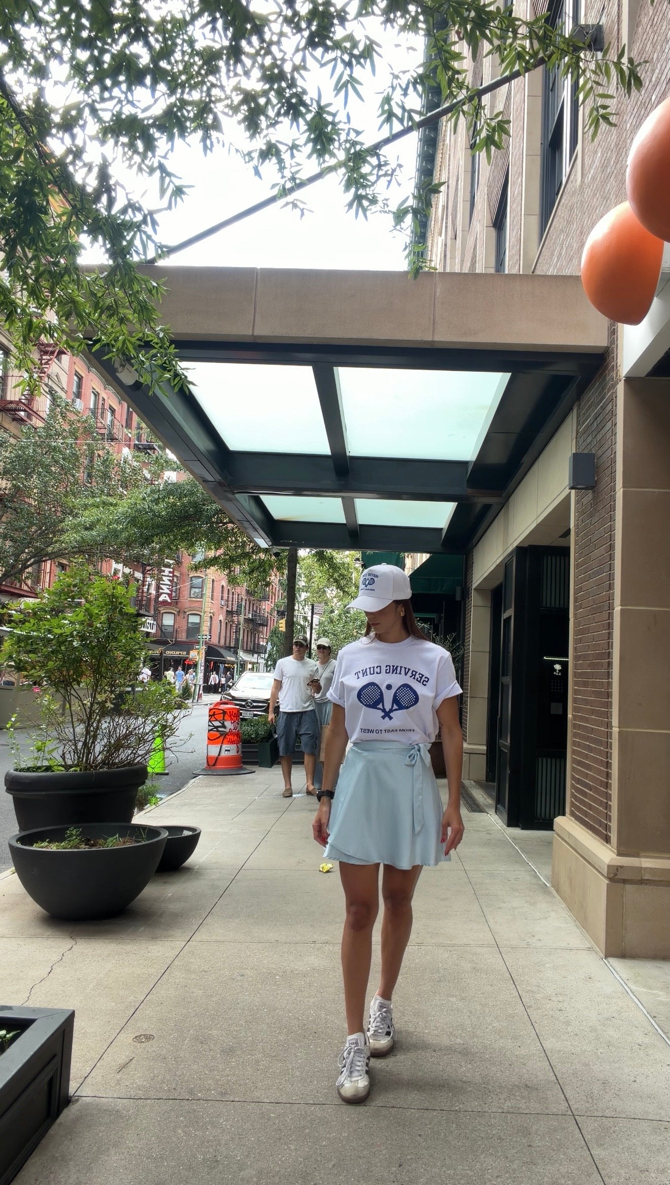 Serving Cunt Padel