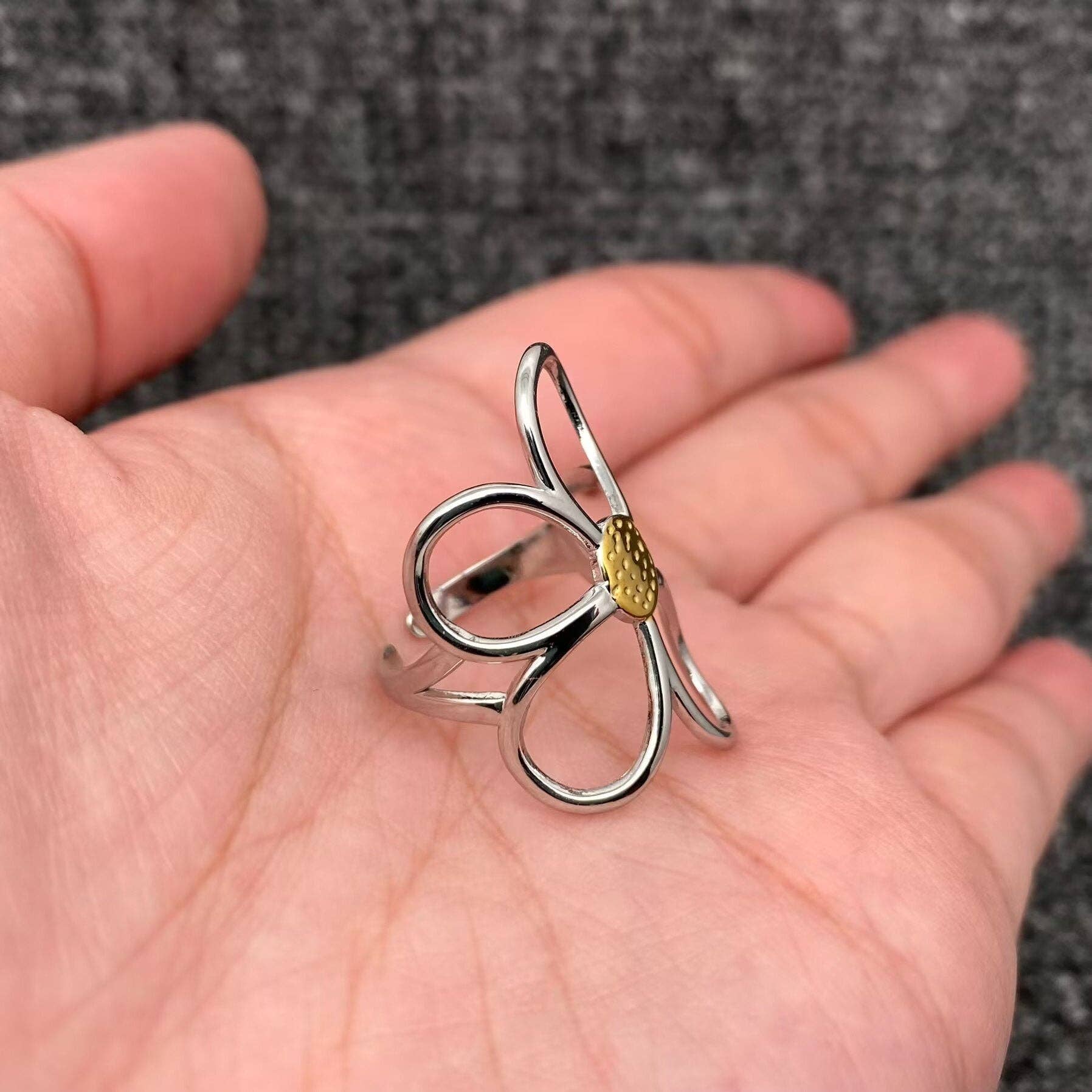 Hollow Flower 18K Gold Plated Stainless Steel Ring - FGS