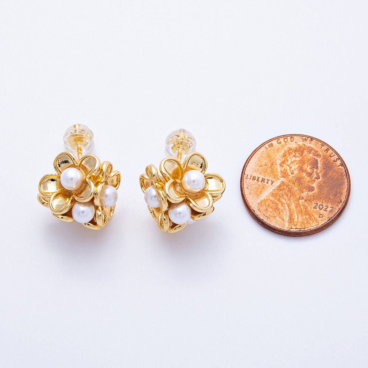 16K Gold Filled Shell Pearl Daisy Flower Studs | Earrings-00165