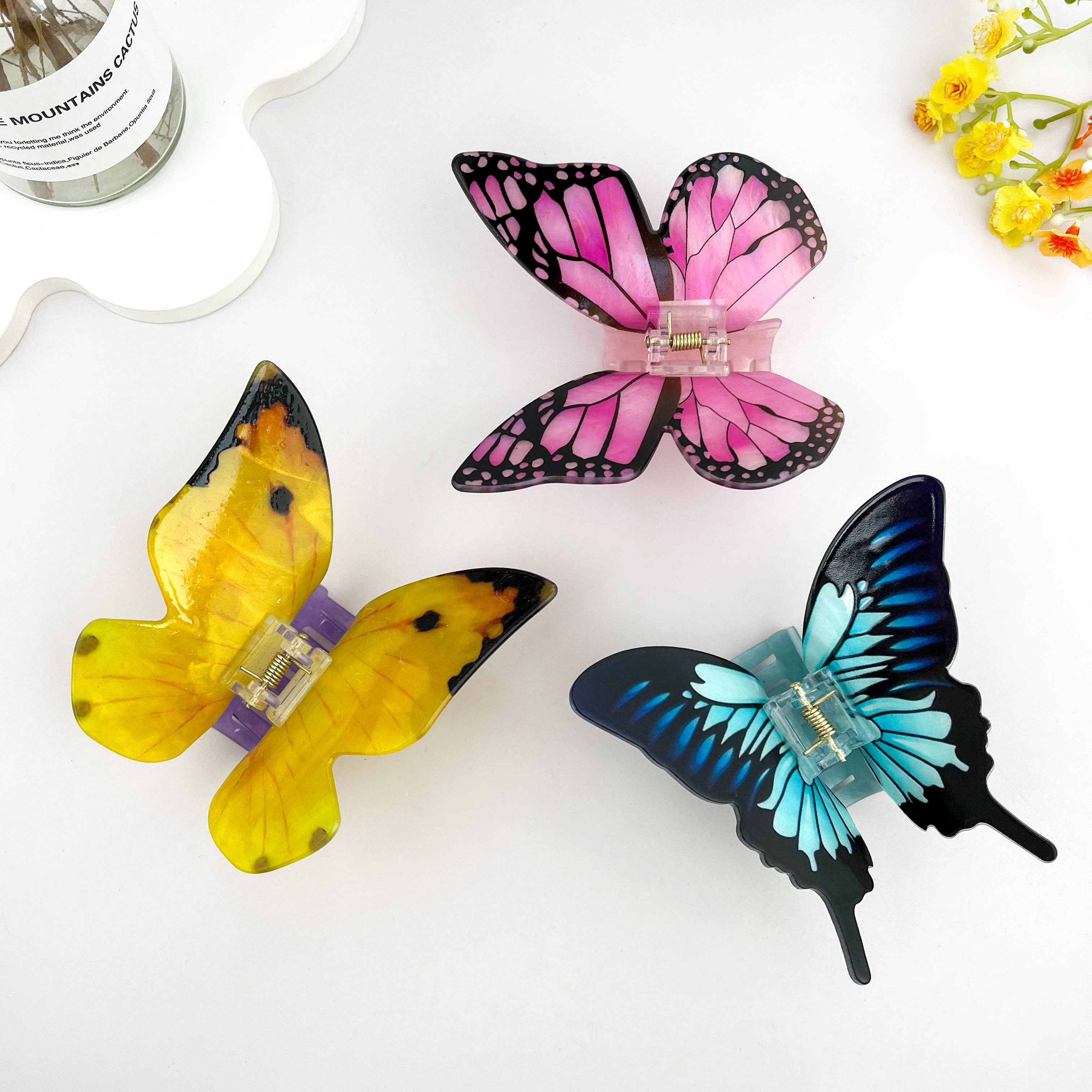 Creative  Elegant Acrylic Butterfly-Insect Hair Claw Clip 🦋