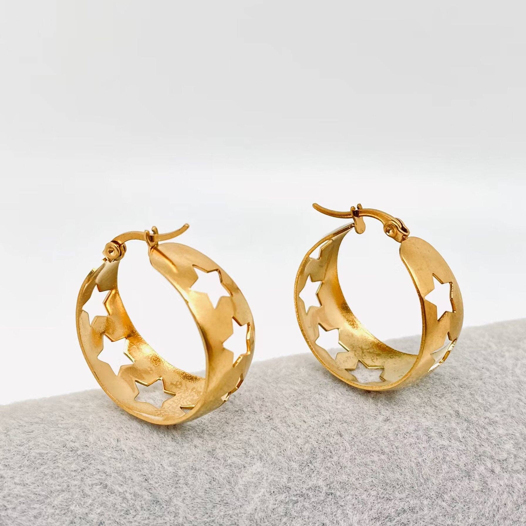 Hollow Stars Gold Plated Stainless Steel Hoop Earrings - FGS