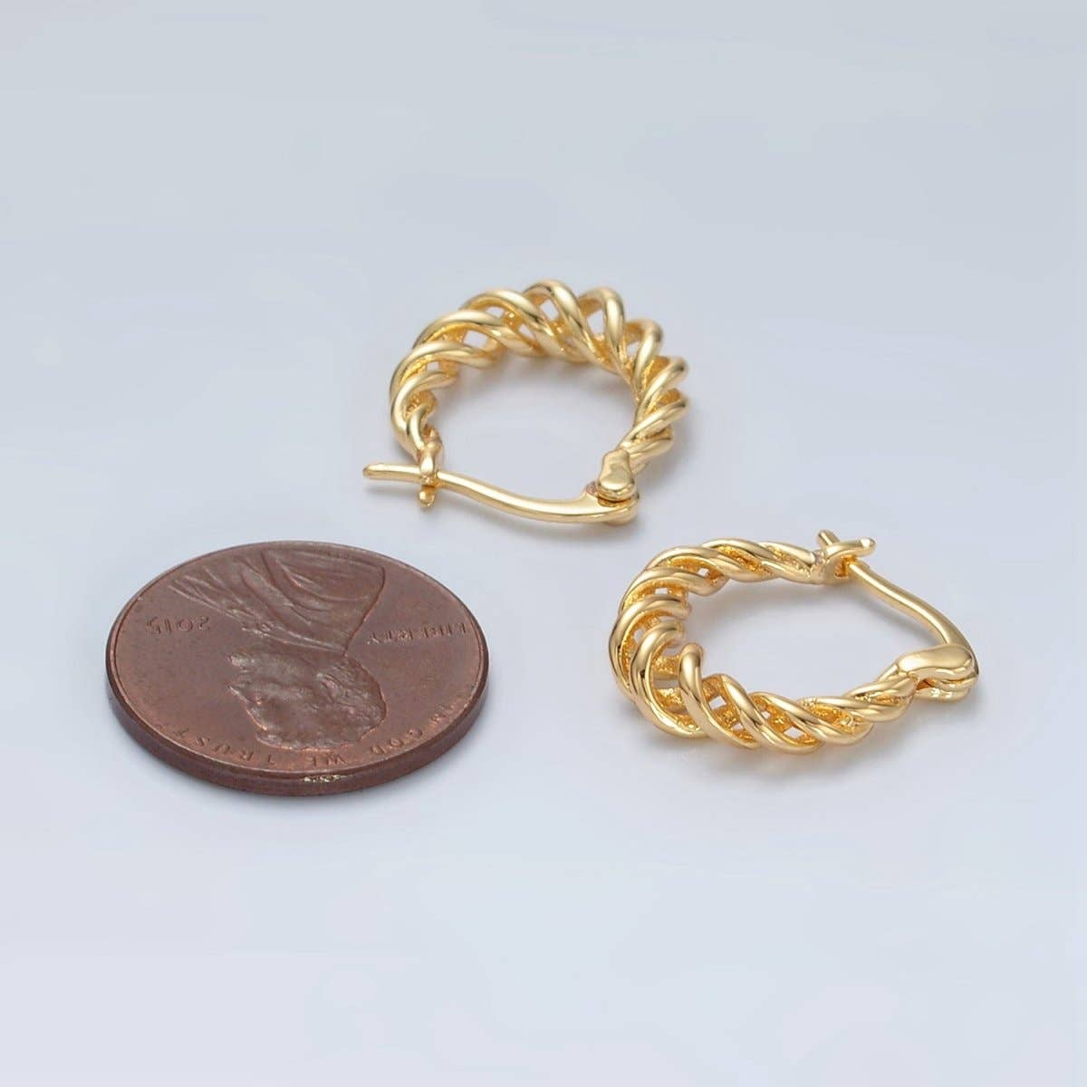 24K Gold Filled 18mm Twisted Rope Minimalist Latch Hoop Earrings | T095