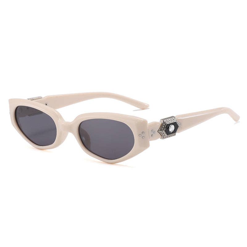 Retro Black Cat Eye Sunglasses for Women Stylish Outdoor Wear