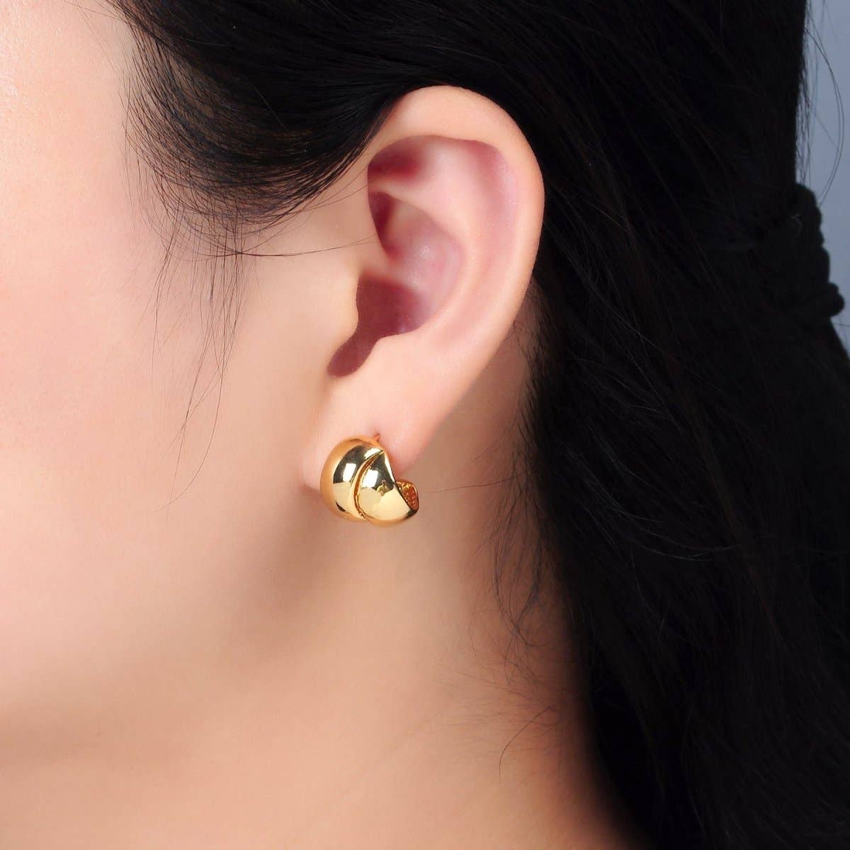 24K Gold Filled 15mm Double Wide Band C-Shaped Hoop Earrings | AD711