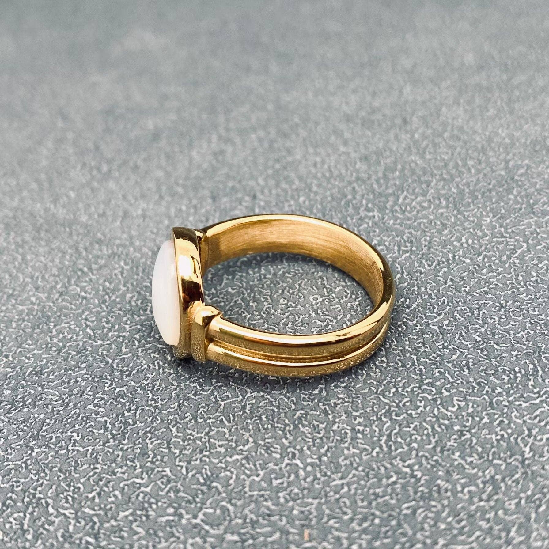 Inlaid Oval Shell 18K Gold Plated Stainless Steel Ring - FGS