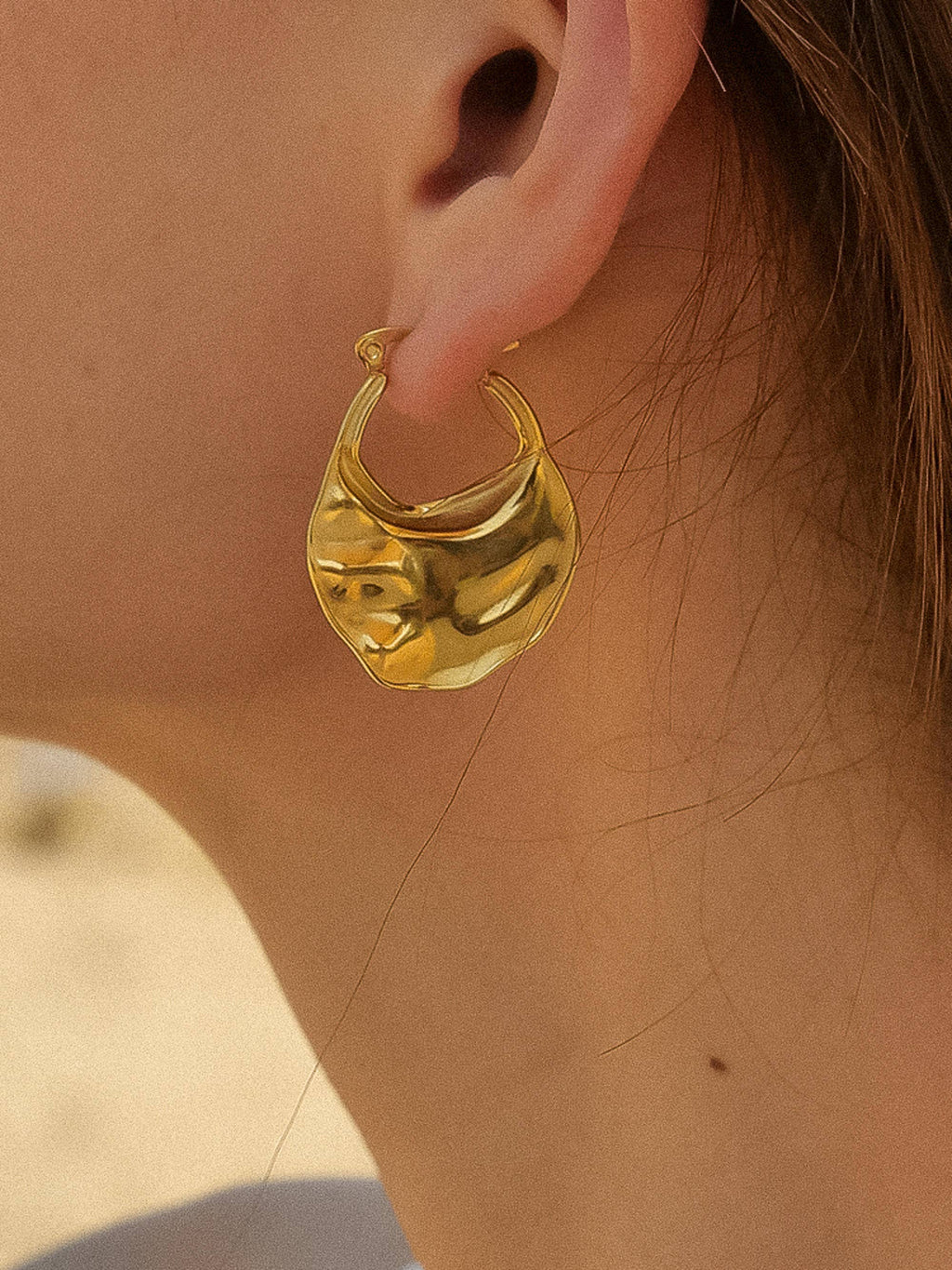 Jinni 18K Gold Non-Tarnish Classic Hoop Earring