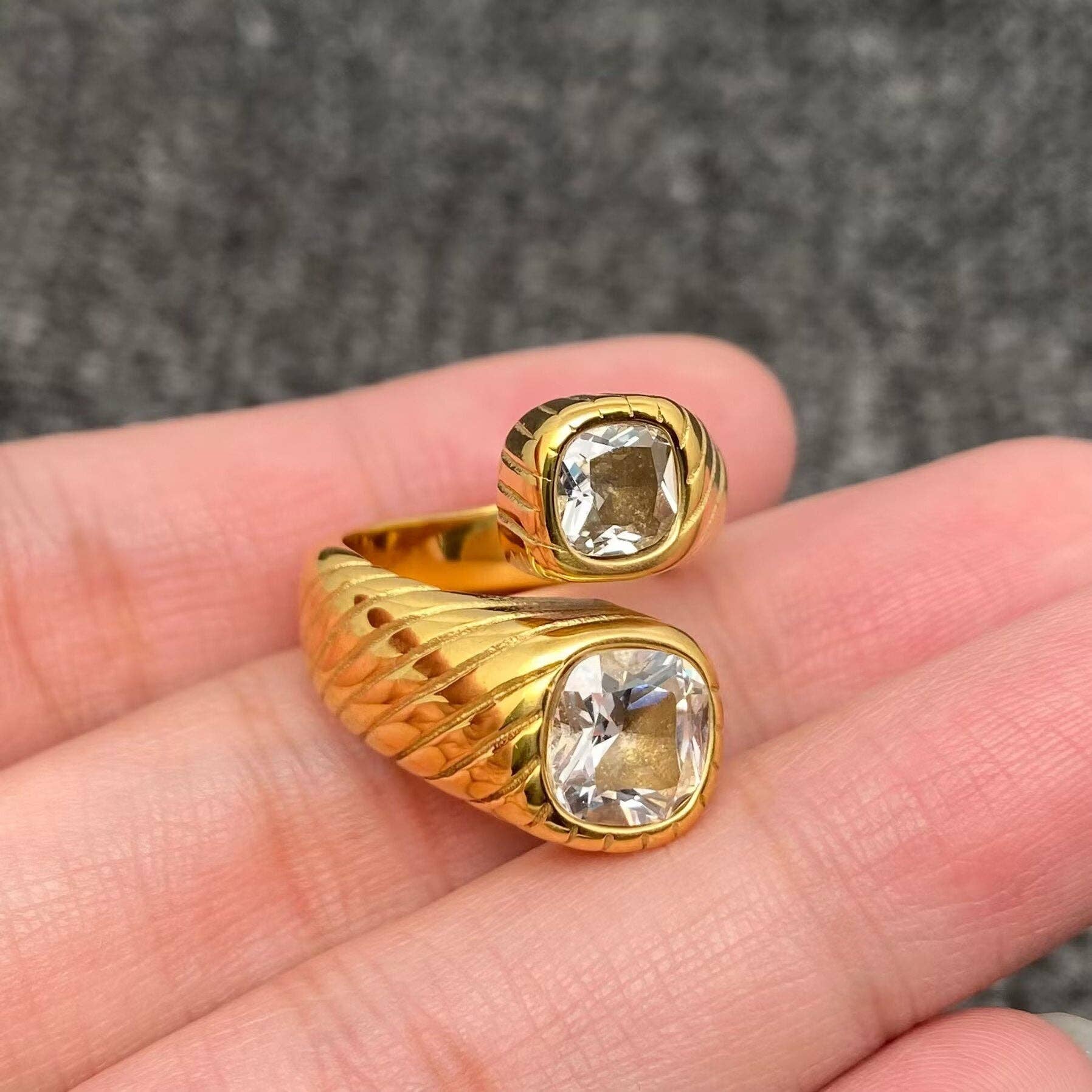 Double Head Zircon Textured Surface 18K Golden Ring - FGS