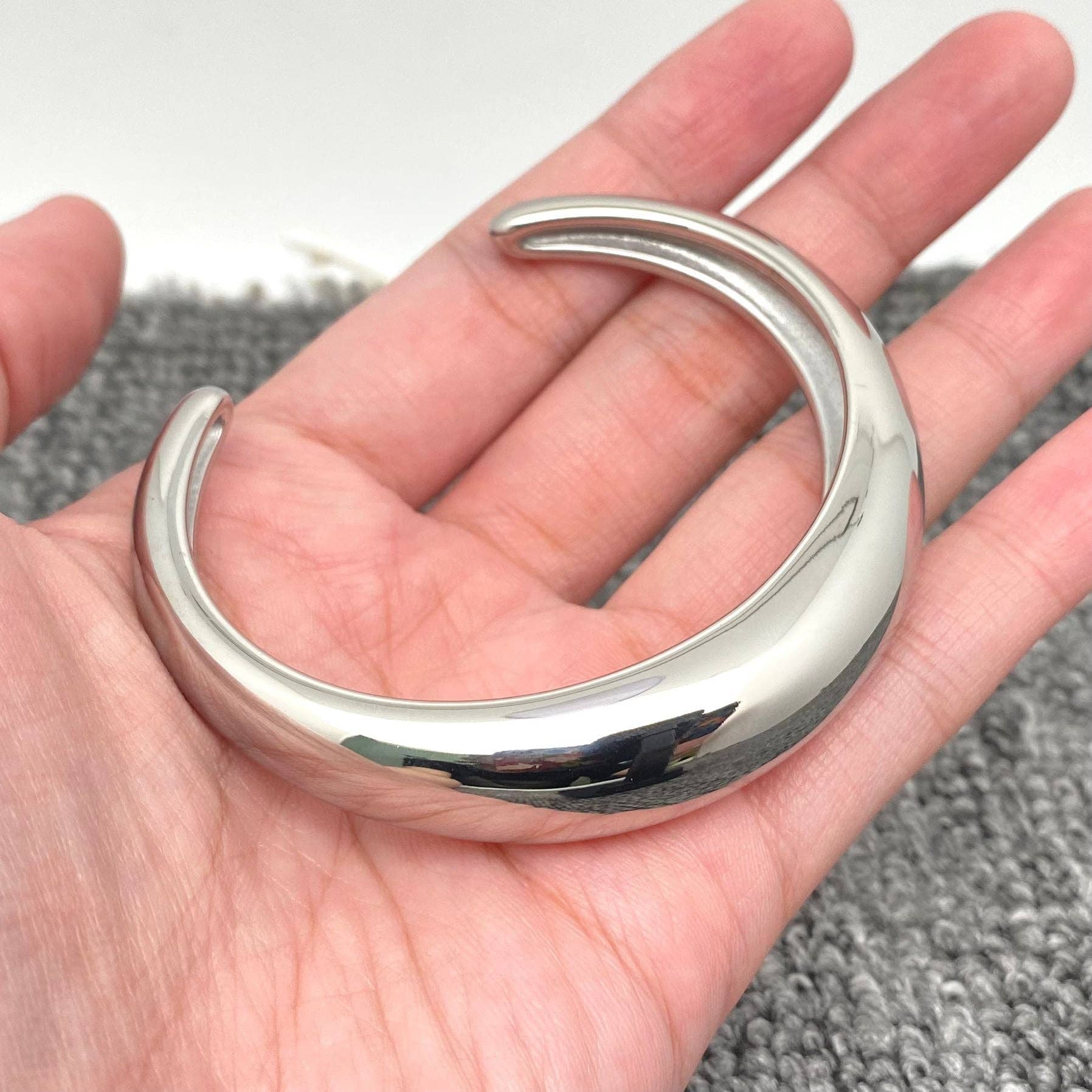 FGS - Glossy 18K Gold Plated Stainless Steel Cuff Bangle