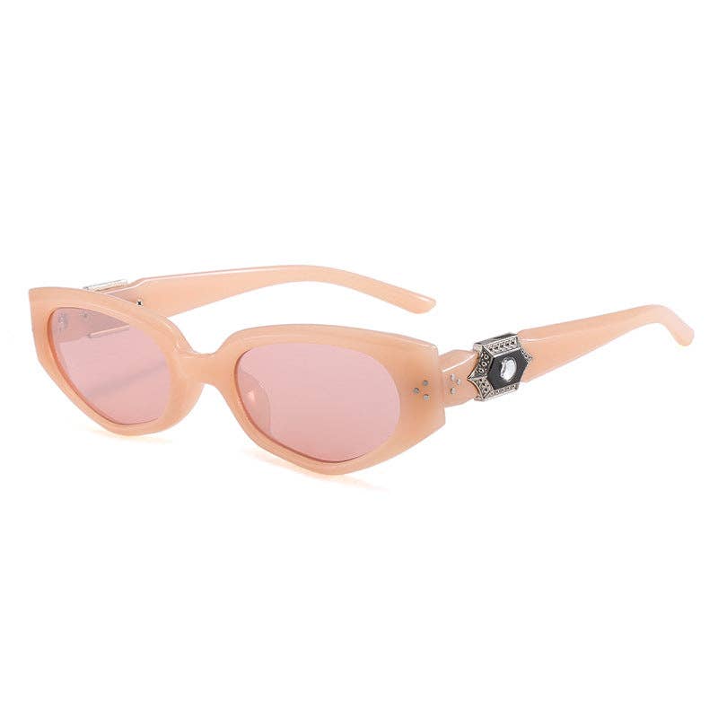 Retro Black Cat Eye Sunglasses for Women Stylish Outdoor Wear