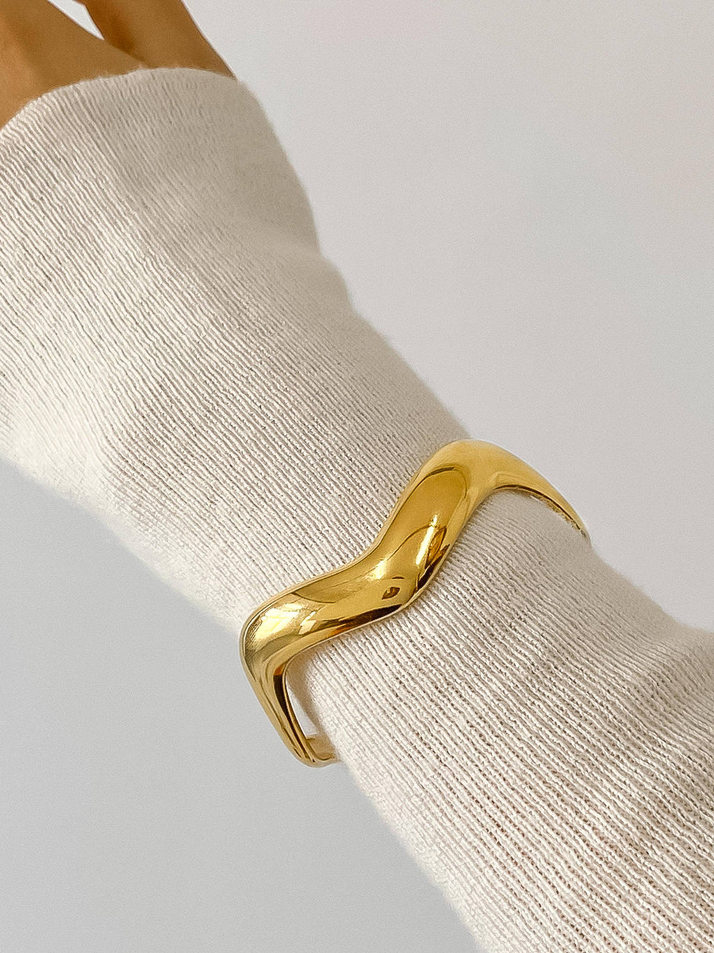 Corey 18K Gold Non-Tarnish V Shaped Bracelet