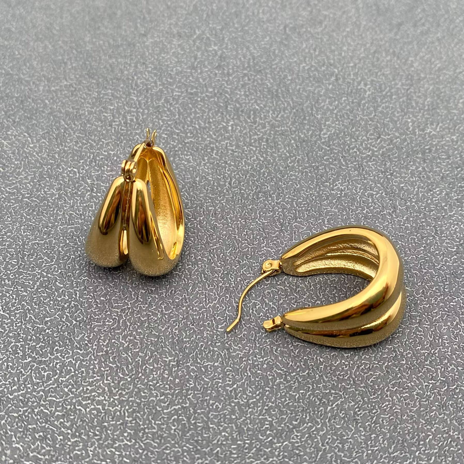 Glossy U-shaped Hollow 18K Gold Plated SS Hoop Earrings -FGS