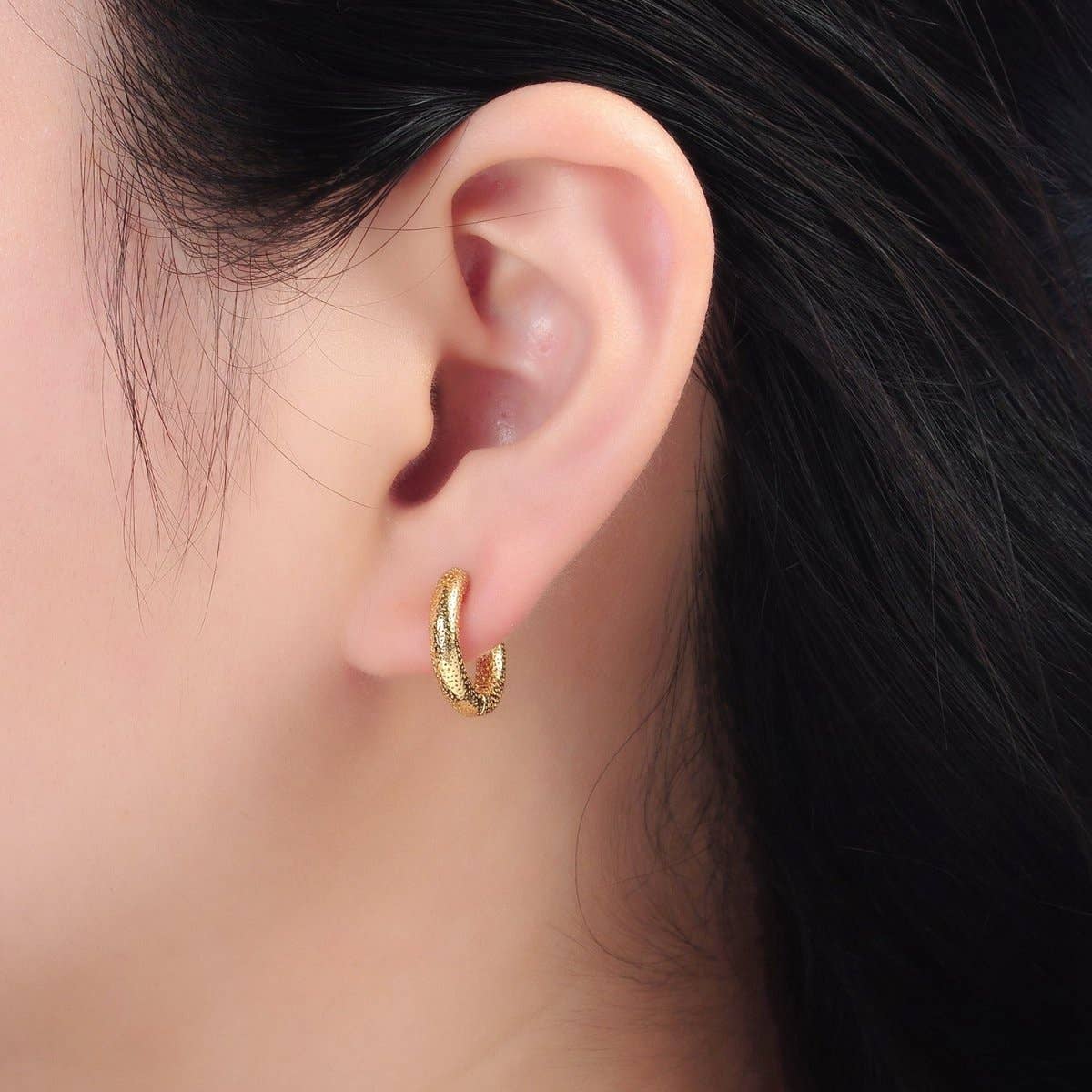 24K Gold Filled 15mm Dotted Textured Huggie Earrings | Q501